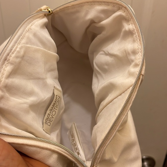 Dolce & Gabbana Cream Bag with Gold Accent - Picture 14 of 16